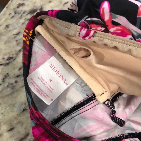 Medina tropical floral tanking top NWOT - Picture 3 of 3